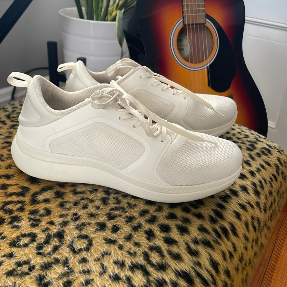 Sz 9 Abeo MXV Cruise sneaker in creme